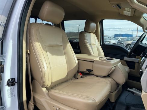 Used 2019 Ford F350 Lariat w/ Lariat Value Package image 5