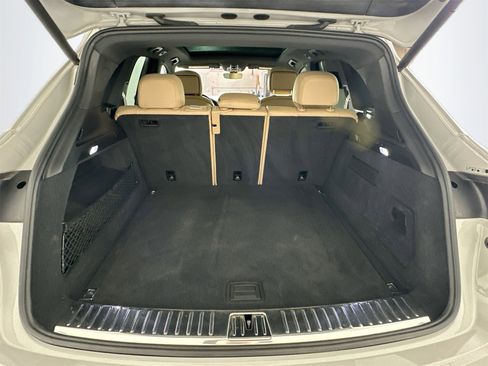 Certified 2023 Porsche Cayenne Platinum Edition image 36
