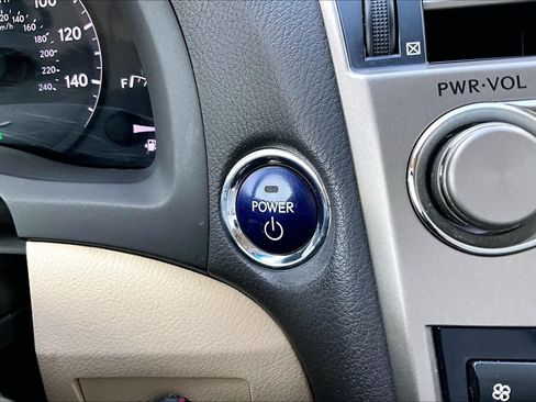 Used 2013 Lexus RX 450h AWD w/ Navigation Pkg image 33