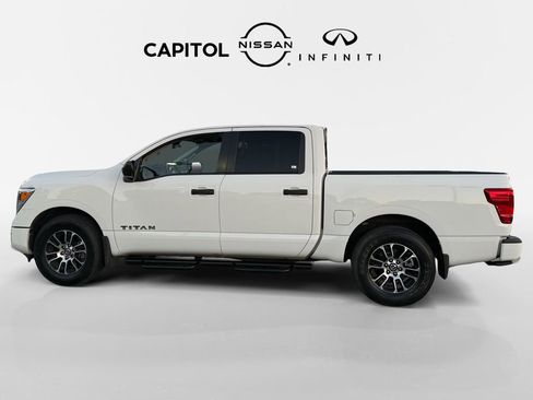 Used 2022 Nissan Titan SV w/ Accessory Utility Package image 9