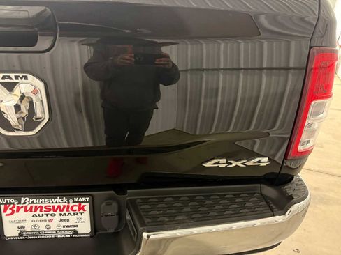 Certified 2022 RAM 2500 Big Horn w/ Snow Chief Group AWD/4WD image 17