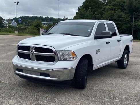 Used 2023 RAM 1500 Classic SLT w/ Trailer & Traction Group AWD/4WD image 3