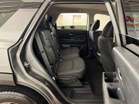 Used 2022 Nissan Pathfinder SV image 35