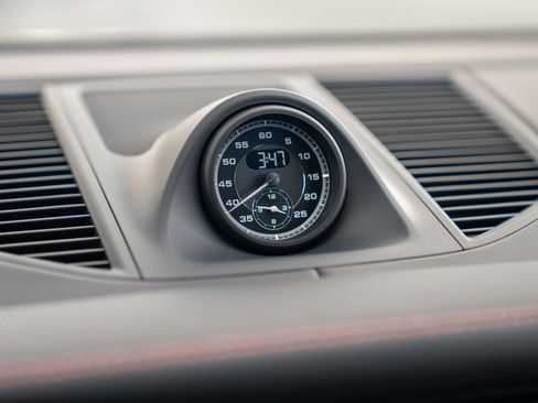 New 2026 Porsche Macan Turbo image 18