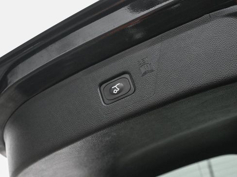 Certified 2024 Ford Edge SEL w/ Convenience Package image 18