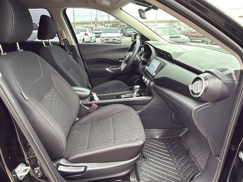Used 2023 Nissan Kicks SV image 30