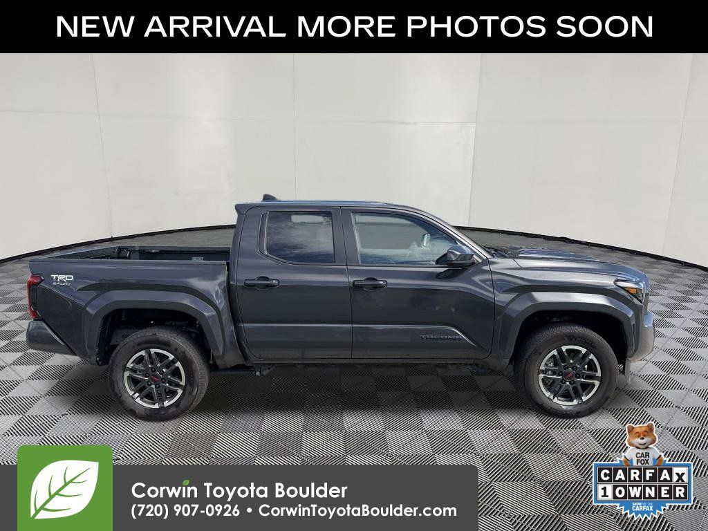 Used 2025 Toyota Tacoma TRD Sport AWD/4WD image 9
