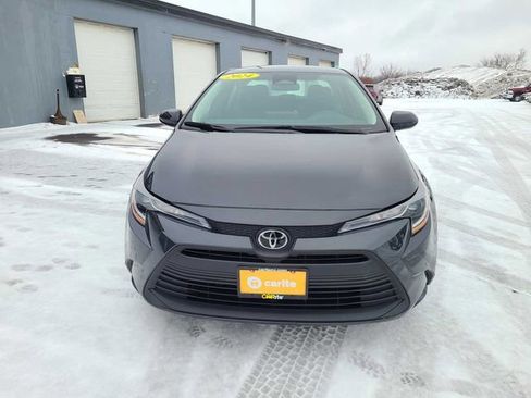Used 2024 Toyota Corolla LE image 3
