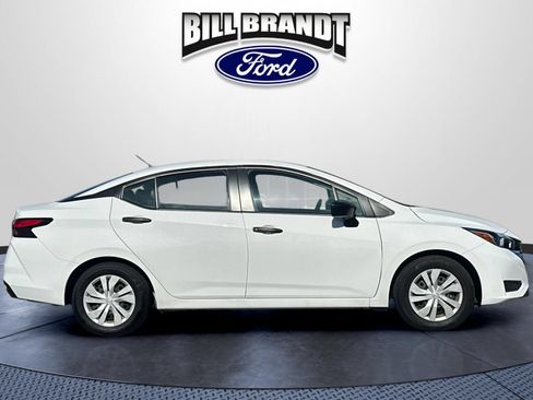 Used 2024 Nissan Versa S FWD image 2