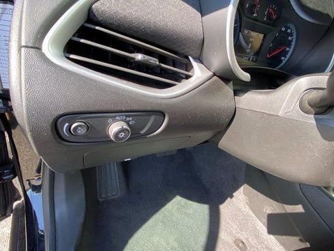 Used 2023 Chevrolet Malibu LT FWD image 17