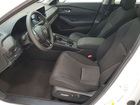 Certified 2025 Honda Accord SE image 18