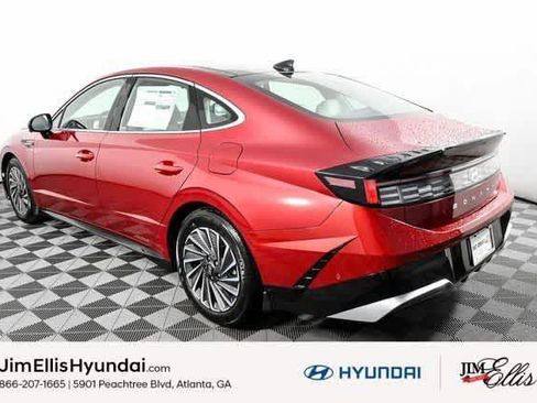 New 2025 Hyundai Sonata Limited FWD image 6