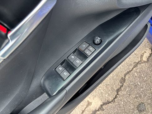 Used 2018 Toyota Camry LE image 11