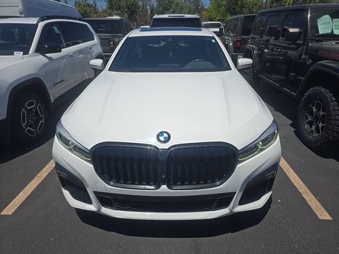 Used 2020 BMW 750i xDrive w/ M Sport Package AWD/4WD image 2