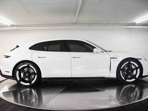 Used 2024 Porsche Taycan GTS image 8