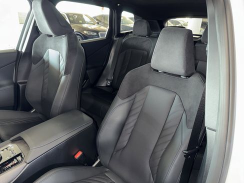 Certified 2025 BMW X3 xDrive30i w/ M Sport Package image 33