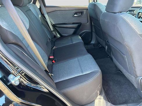 Used 2022 Nissan Rogue SV image 14