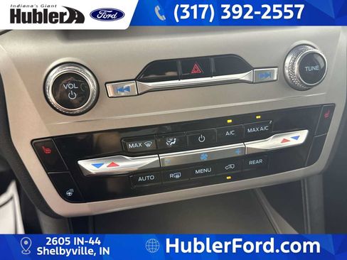 Used 2023 Ford Explorer XLT w/ Equipment Group 202A AWD/4WD image 19