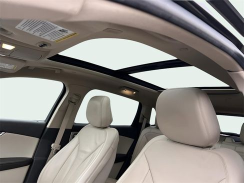 Used 2020 Lincoln Nautilus Reserve w/ Equipment Group 202A image 10