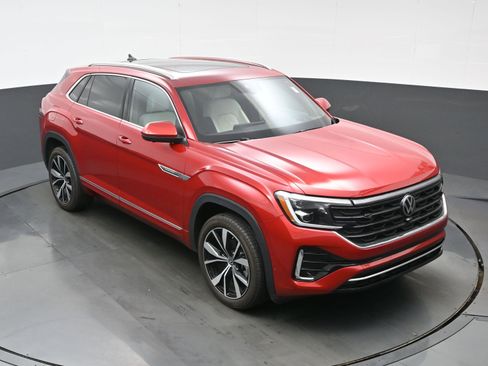 Used 2024 Volkswagen Atlas Cross Sport SEL Premium R-Line image 40