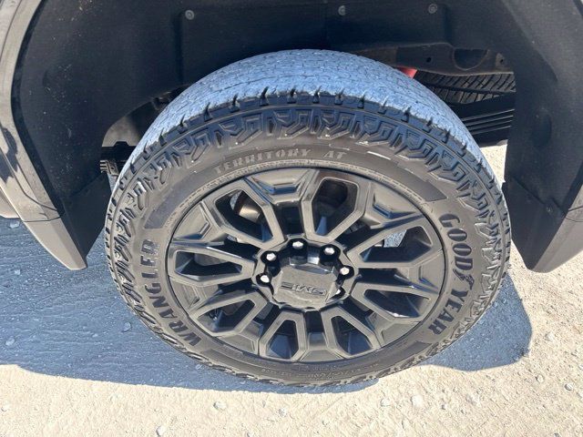 Used 2024 GMC Sierra 2500 Denali Ultimate w/ Snow Plow Prep/Camper Package AWD/4WD image 31