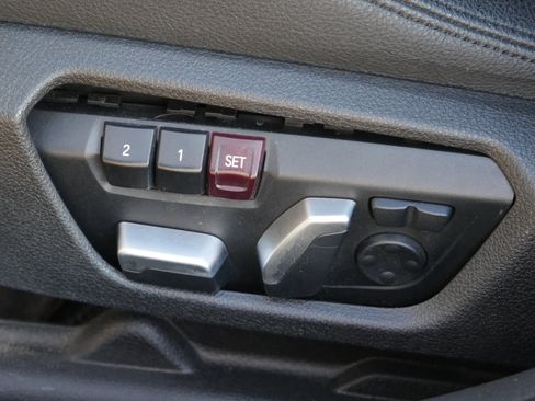 Used 2017 BMW 330i xDrive Sedan image 4