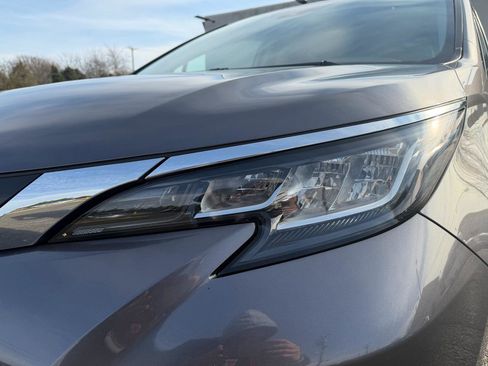 Used 2023 Toyota Sienna XLE FWD image 27
