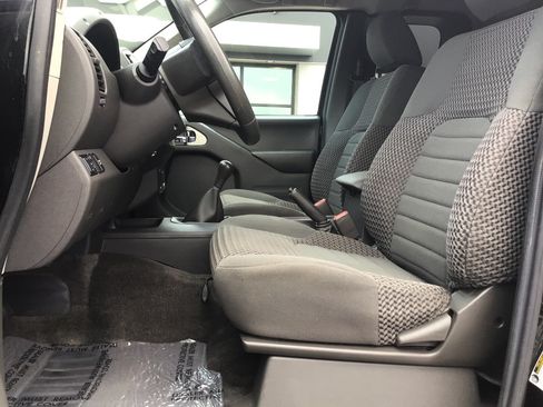 Used 2017 Nissan Frontier SV RWD image 6
