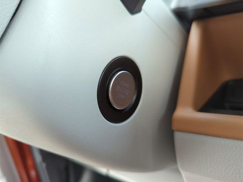 New 2025 Volkswagen ID. Buzz Pro S Plus image 41