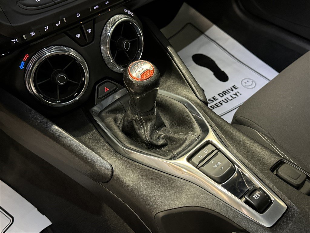 Used 2019 Chevrolet Camaro SS RWD image 31