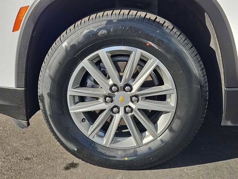 Used 2023 Chevrolet Traverse LT image 14