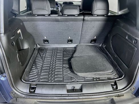 Used 2023 Jeep Renegade Latitude w/ Sun/Sound Group AWD/4WD image 25