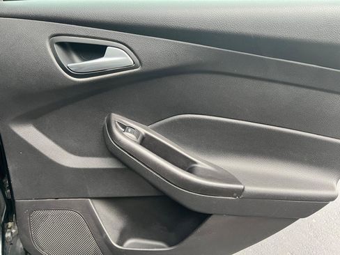 Used 2014 Ford Focus SE FWD image 27
