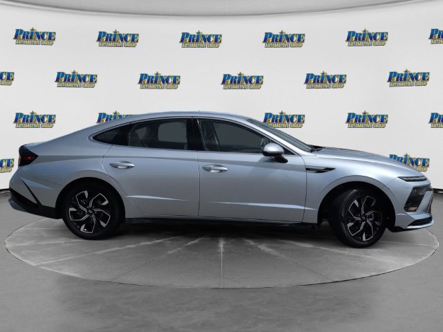 Used 2025 Hyundai Sonata SEL FWD image 4