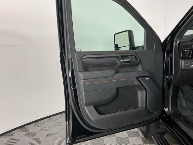 Used 2025 GMC Sierra 3500 AT4 w/ AT4 Premium Plus Package AWD/4WD image 16