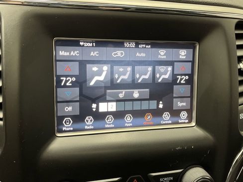 Used 2018 Jeep Grand Cherokee Limited image 19