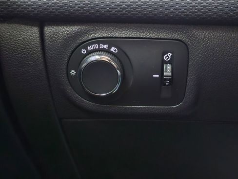 Used 2017 Chevrolet Cruze LT image 31