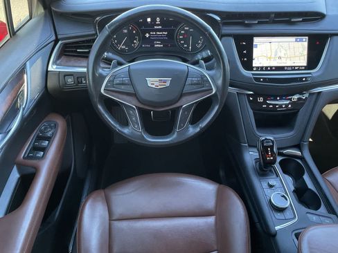Used 2024 Cadillac XT5 Sportv w/ Technology Package AWD/4WD image 11