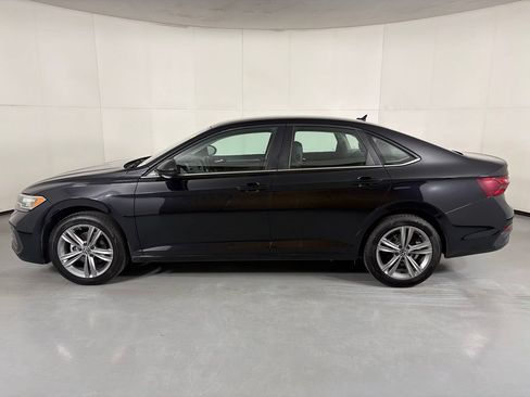 Used 2024 Volkswagen Jetta SE FWD image 5