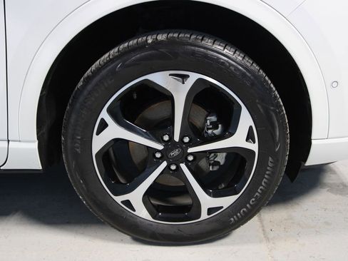 Used 2024 Ford Escape ST-Line Elite w/ Premium Technology Package AWD/4WD image 32