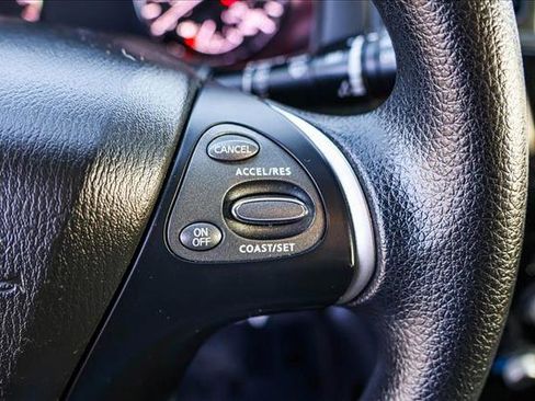 Used 2018 Nissan Pathfinder S image 15