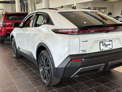 New 2026 Toyota C-HR w/ Cold Weather Package AWD/4WD image 4