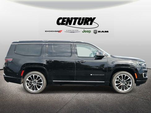 Used 2024 Jeep Wagoneer Series III w/ Premium Group I AWD/4WD image 2