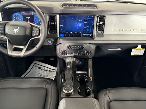 New 2025 Ford Bronco Badlands image 14