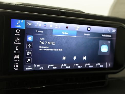 Used 2024 Jeep Wrangler Sahara image 17