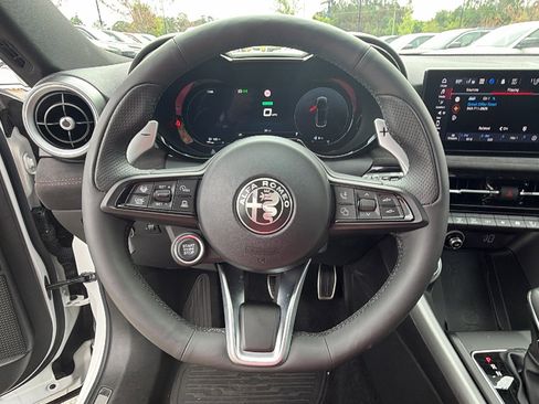 Used 2024 Alfa Romeo Tonale Veloce AWD/4WD image 27
