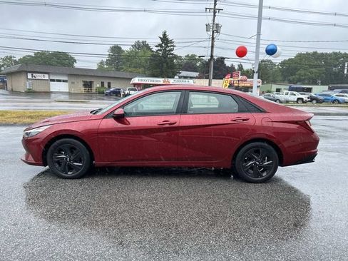 Certified 2023 Hyundai Elantra SEL FWD image 6