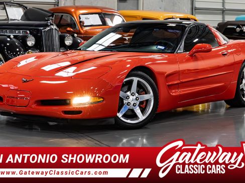Used 1999 Chevrolet Corvette Coupe w/ Roof Pkg image 1