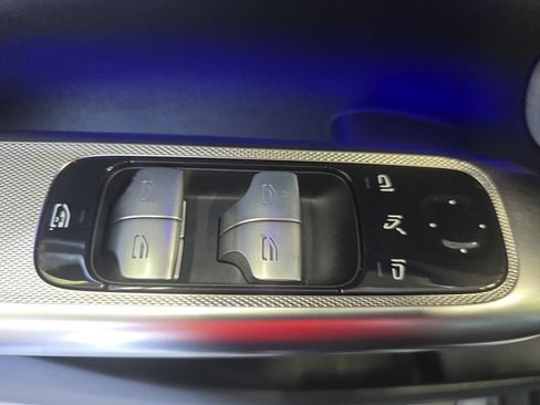 Certified 2025 Mercedes-Benz GLC 300 4MATIC image 32
