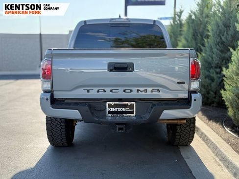 Used 2020 Toyota Tacoma TRD Off-Road w/ Technology Package AWD/4WD image 6